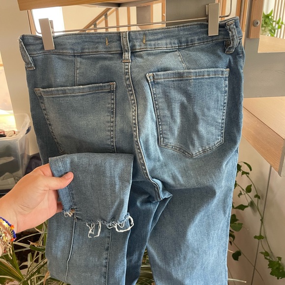 Free People light wash skinny jeans! - Picture 5 of 5